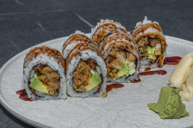 Mushroom Roll (V).